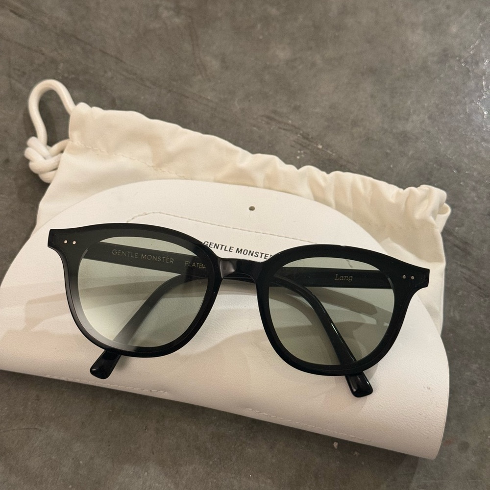 Gentle Monster Unisex Lang Sunglasses — Black Frame / Green Lens